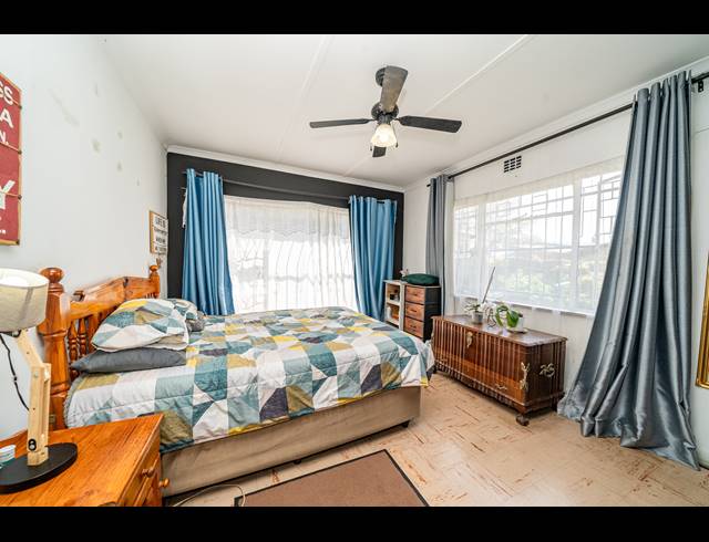 3 BEDROOM FREESTANDING FOR SALE IN MINNEBRON